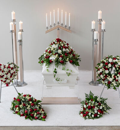 Kistedekorasjon i rødt og hvitt 125 cm Kistedekorasjon i rødt og hvitt 125 cm